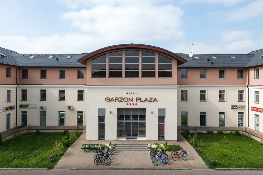 A hotel története 3 000 Kulso 07