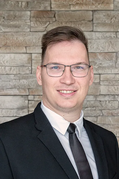 Munkatársak 3 Megtert Krisztian Assistant Front Office Manager